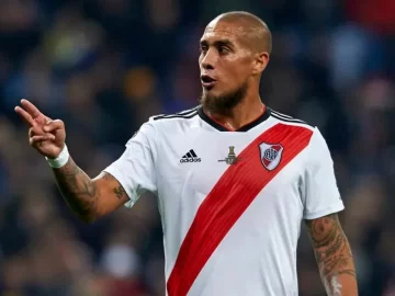 Jonatan Maidana colgó los botines Jonatan Maidana colgó los botines