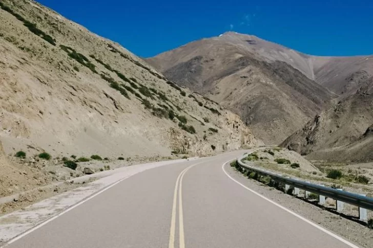 Crece la idea del transporte de carga por el paso de Agua Negra