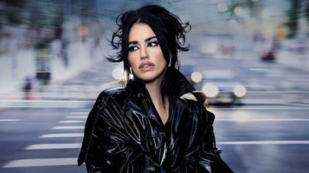 Lali Espósito se sacó una foto en la cama: mini corpiño y culotte XXS Lali Espósito se sacó una foto en la cama: mini corpiño y culotte XXS