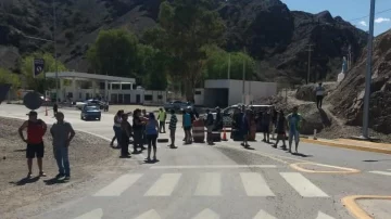 Tras las quejas de los vecinos de Calingasta por falta de agua, OSSE prometió una solución Tras las quejas de los vecinos de Calingasta por falta de agua, OSSE prometió una solución