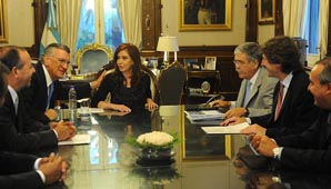 Gioja logró fondos para cloacas y obras eléctricas Gioja logró fondos para cloacas y obras eléctricas