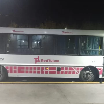 Un adolescente fue atropellado por un micro y el chofer decidió llevarlo hasta el hospital Un adolescente fue atropellado por un micro y el chofer decidió llevarlo hasta el hospital