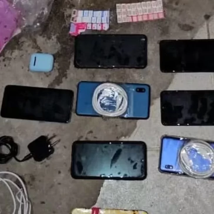 Un penitenciario fue detenido cuando intentaba ingresar celulares a la cárcel de Coronda Un penitenciario fue detenido cuando intentaba ingresar celulares a la cárcel de Coronda