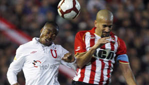 Estudiantes no pudo con la Liga y se quedó sin Recopa Estudiantes no pudo con la Liga y se quedó sin Recopa