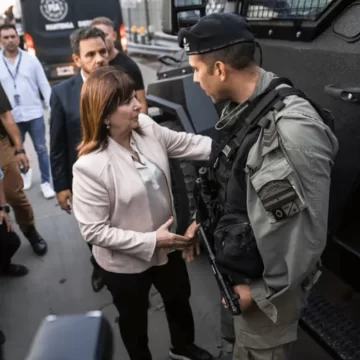 “Sembraron terror, los vamos a enfrentar” dijo Bullrich en el arribo de las fuerzas Federales