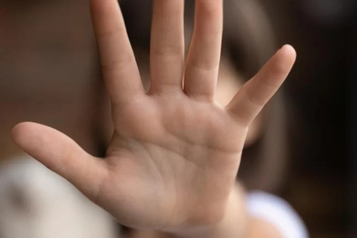 El terrible caso del hombre que le daba frutas, chocolate y plata a una vecinita y la violaba