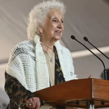 Un fiscal denunció a Estela de Carlotto por pedir que Milei “se vaya rápido” Un fiscal denunció a Estela de Carlotto por pedir que Milei “se vaya rápido”