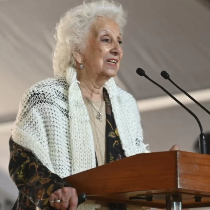 Un fiscal denunció a Estela de Carlotto por pedir que Milei “se vaya rápido” Un fiscal denunció a Estela de Carlotto por pedir que Milei “se vaya rápido”