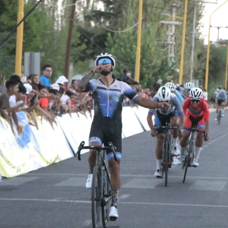 Darío Álvarez festejó en el Circuito Santa Lucía