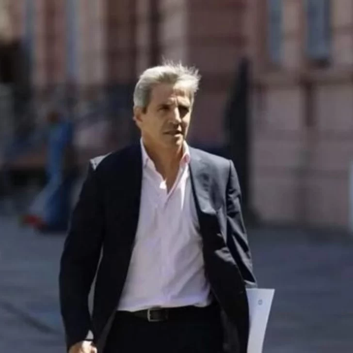 Caputo advirtió a supermercados: “Los precios no reflejan la nueva realidad económica” Caputo advirtió a supermercados: “Los precios no reflejan la nueva realidad económica”