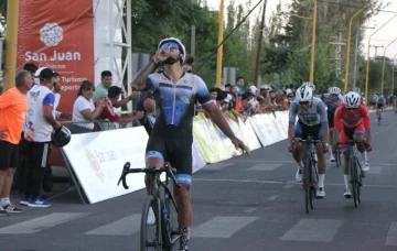 Álvarez se impuso en un sprint accidentado Álvarez se impuso en un sprint accidentado