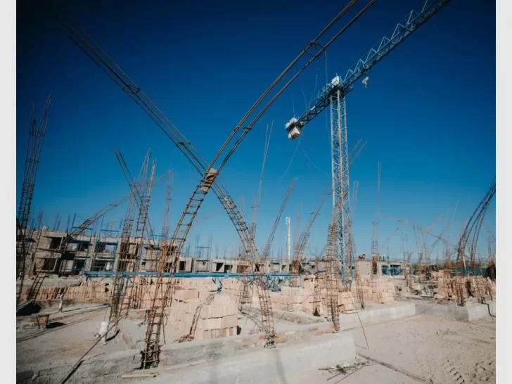 Gobierno y empresas acordaron reactivar la obra pública y lo iniciarán con viviendas Gobierno y empresas acordaron reactivar la obra pública y lo iniciarán con viviendas