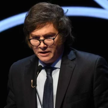 Milei evalúa tomar más deuda para acelerar la salida del cepo Milei evalúa tomar más deuda para acelerar la salida del cepo