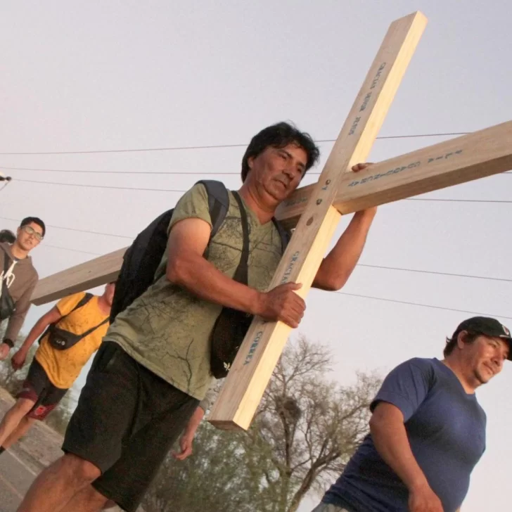 Con la fe a cuestas, desde todas partes Con la fe a cuestas, desde todas partes