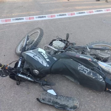 Barreal: una mujer murió tras perder el control y caer de una moto, iba sin casco