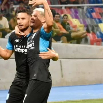 Martínez mantiene viva a la Academia Martínez mantiene viva a la Academia