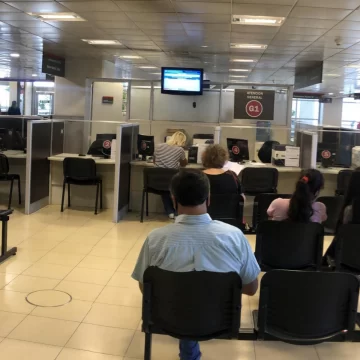 Paro de micros: justificarán la tardanza o inasistencia de empleados estatales, docentes y alumnos Paro de micros: justificarán la tardanza o inasistencia de empleados estatales, docentes y alumnos