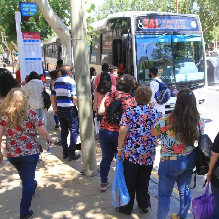 UTA anunció un paro de colectivos por 24 horas para el martes 5 de marzo UTA anunció un paro de colectivos por 24 horas para el martes 5 de marzo