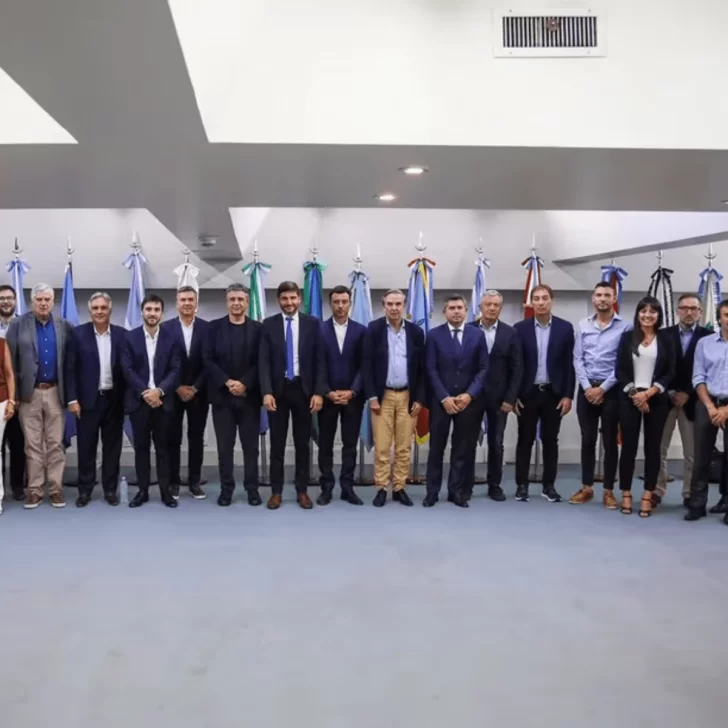 Orrego, entre los 14 gobernadores que ya confirmaron que asistirán al discurso de Milei en el Congreso Orrego, entre los 14 gobernadores que ya confirmaron que asistirán al discurso de Milei en el Congreso