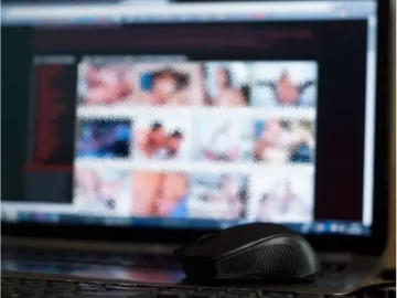 Condena sin cárcel para un sujeto que difundió pornografía infantil por Facebook Condena sin cárcel para un sujeto que difundió pornografía infantil por Facebook