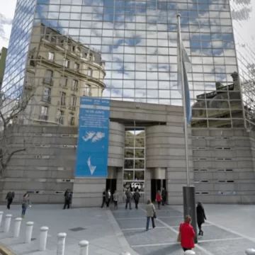 Caso seguros: ordenaron operativos en 45 organismos estatales para obtener los contratos Caso seguros: ordenaron operativos en 45 organismos estatales para obtener los contratos