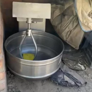 Detienen a dos sospechosos por el robo en un comercio de Rivadavia y hallan parte del botín Detienen a dos sospechosos por el robo en un comercio de Rivadavia y hallan parte del botín