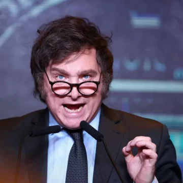 Milei impulsará un castigo contra el “adoctrinamiento” escolar Milei impulsará un castigo contra el “adoctrinamiento” escolar