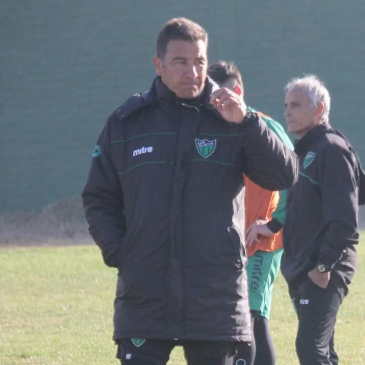 El “Purruco”, el bombero eterno de San Martín y su fe de volver al triunfo: “Es nuestra misión” El “Purruco”, el bombero eterno de San Martín y su fe de volver al triunfo: “Es nuestra misión”