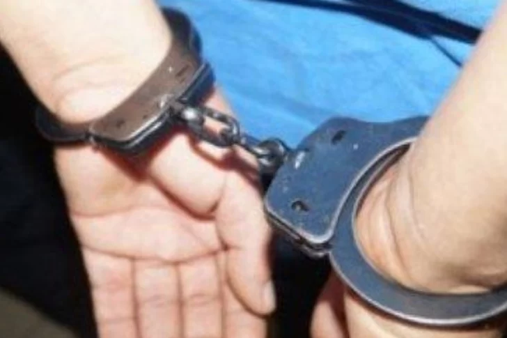 Cárcel para un sujeto que cabeceó a un policía y al día siguiente hizo lo mismo con otro