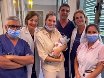 El hijo de Alejandro Fantino y Coni Mosqueira recibió el alta El hijo de Alejandro Fantino y Coni Mosqueira recibió el alta