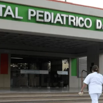 Murió una beba de 19 días: su madre, de 13 años, había quedado embarazada por un abuso Murió una beba de 19 días: su madre, de 13 años, había quedado embarazada por un abuso