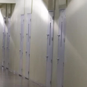 Un año de prisión por robar una ventana de una casa en construcción