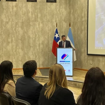 “Trabajamos en fortalecer los lazos de cooperación y oportunidades”, dijo Orrego en Chile