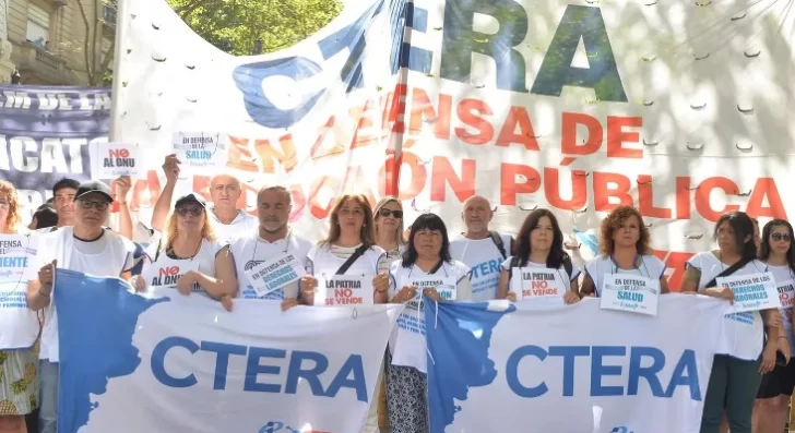 El Gobierno cruzó a los gremios docentes por el paro: “Seguimos sorprendidos por la actitud hostil” El Gobierno cruzó a los gremios docentes por el paro: “Seguimos sorprendidos por la actitud hostil”