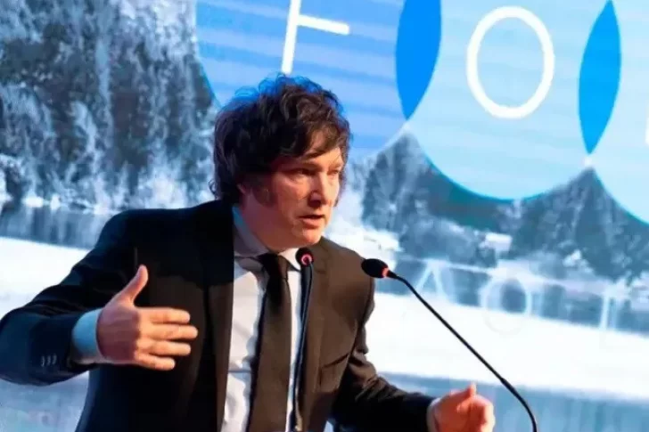 Milei, entre la confianza y la  advertencia por la Ley Bases