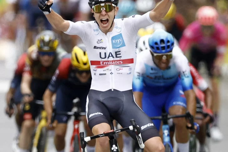 Tadej Pogacar eclipsa a todos