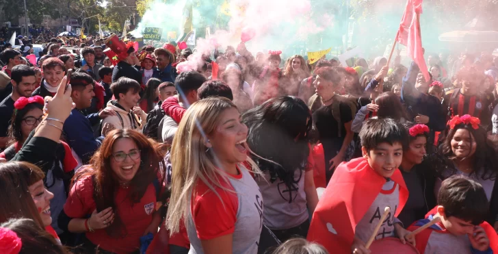 Inagotables: los chicos bailaron por casi una hora para honrar a María Inagotables: los chicos bailaron por casi una hora para honrar a María