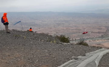 Rastrillan zonas más complicadas del cerro en búsqueda de la alemana perdida