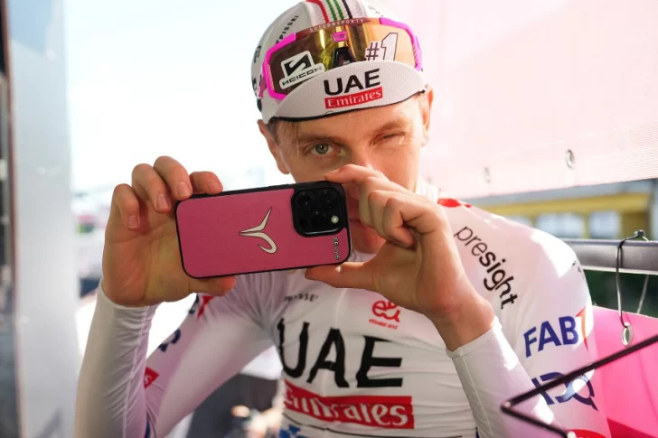 Pogacar ya apuntó su “ojo del tigre”
