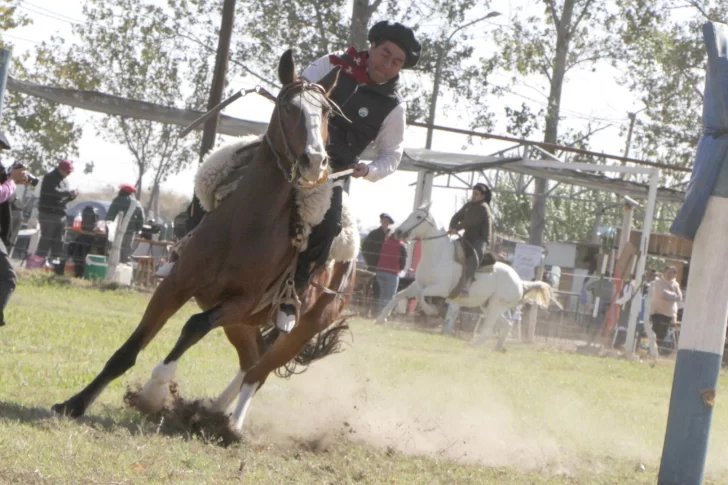 Festejo gaucho del Día del Trabajador, con juegos y doma desde temprano
