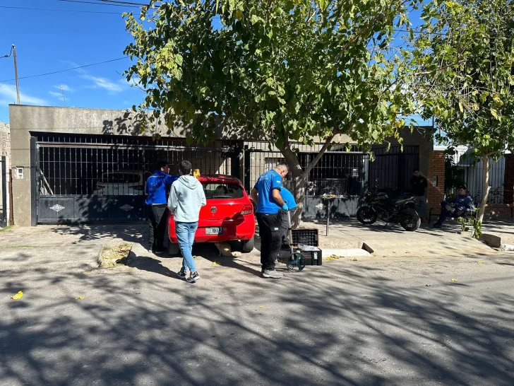 Por un conflicto de vieja data, un sujeto lanzó cinco disparos contra una casa y un auto con dos ocupantes