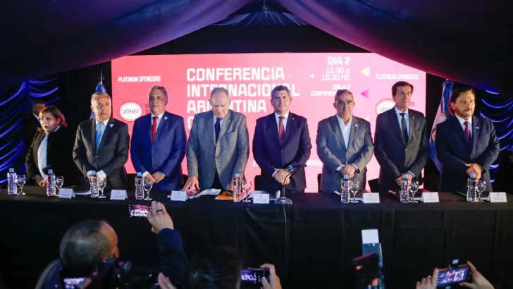 Optimismo y expectativa en los gobernadores que oficializaron la Mesa del Cobre en San Juan: qué dijo cada uno Optimismo y expectativa en los gobernadores que oficializaron la Mesa del Cobre en San Juan: qué dijo cada uno