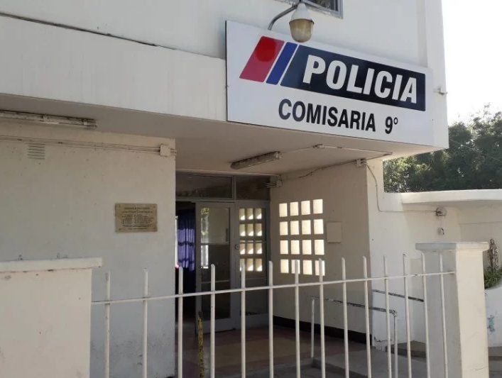 Madre e hija se trenzaron a golpes frente a la policía: la condena incluyó tareas comunitarias y perimetral Madre e hija se trenzaron a golpes frente a la policía: la condena incluyó tareas comunitarias y perimetral
