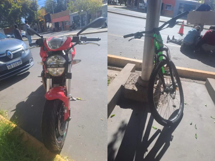 Atropelló a una ciclista y luego chocó con su moto a un auto estacionado Atropelló a una ciclista y luego chocó con su moto a un auto estacionado
