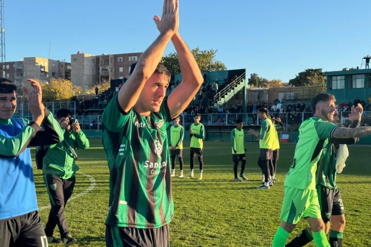 San Martín apabulla a All Boys y vuelve a mantenerse en lo más alto
