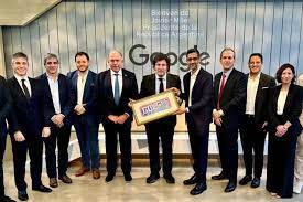 Milei, con los CEO de Apple y de Google