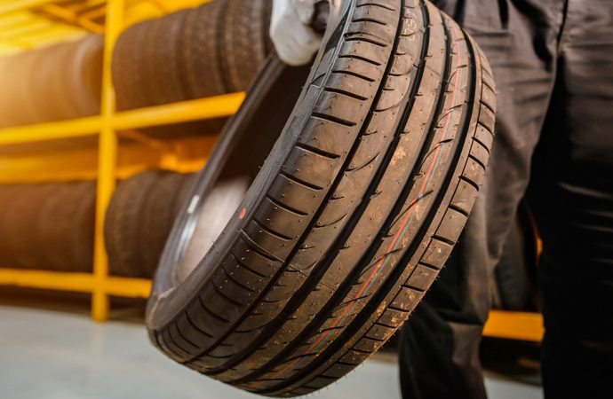 Bajarán aranceles para importar neumáticos, heladeras y lavarropas