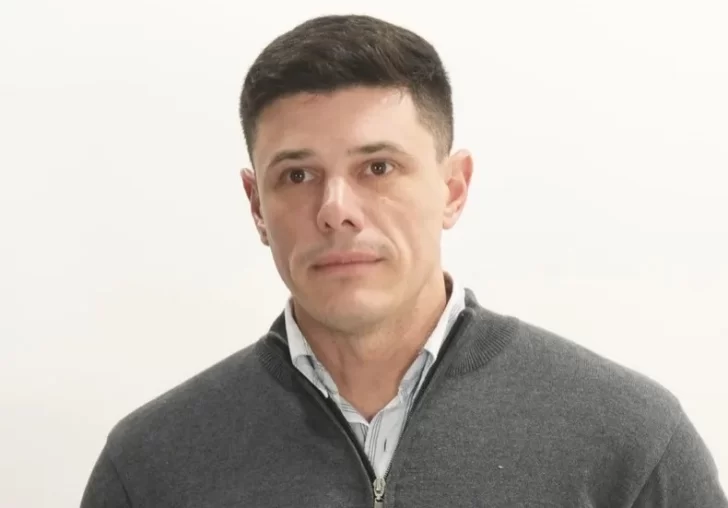 El senador sanjuanino libertario dijo que pone “las manos en el fuego” por Javier y Karina Milei en el escándalo de las presuntas coimas El senador sanjuanino libertario dijo que pone “las manos en el fuego” por Javier y Karina Milei en el escándalo de las presuntas coimas