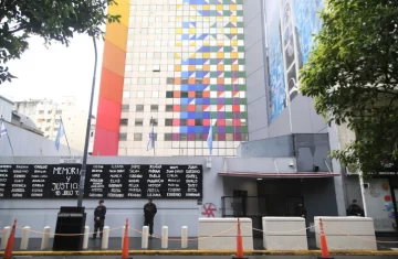 Registraron una amenaza de bomba en la sede de la AMIA Registraron una amenaza de bomba en la sede de la AMIA