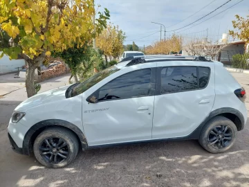 Vuelco de un auto rompió la tranquilidad en San Martín Vuelco de un auto rompió la tranquilidad en San Martín